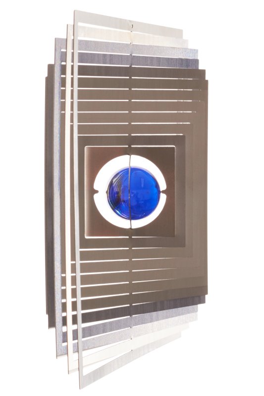A2005 - steel4you SKARAT 3D-Windspiel Quadrat mit blauer Glasperle